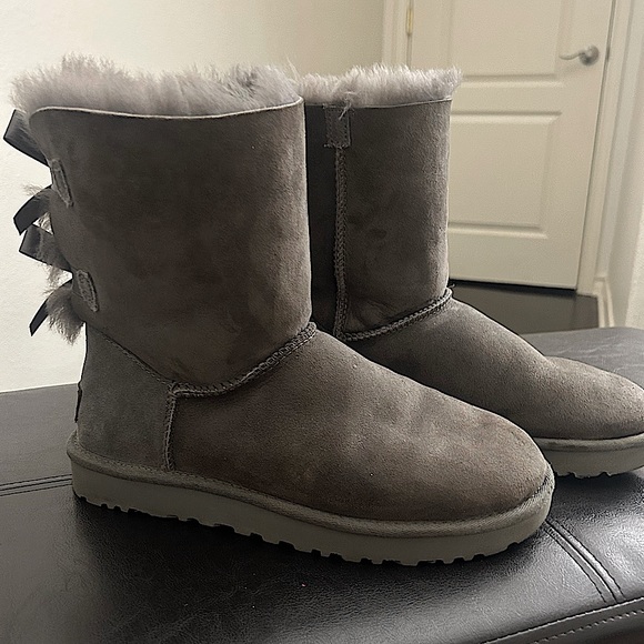 Gray Uggs with bows in back - Picture 2 of 3